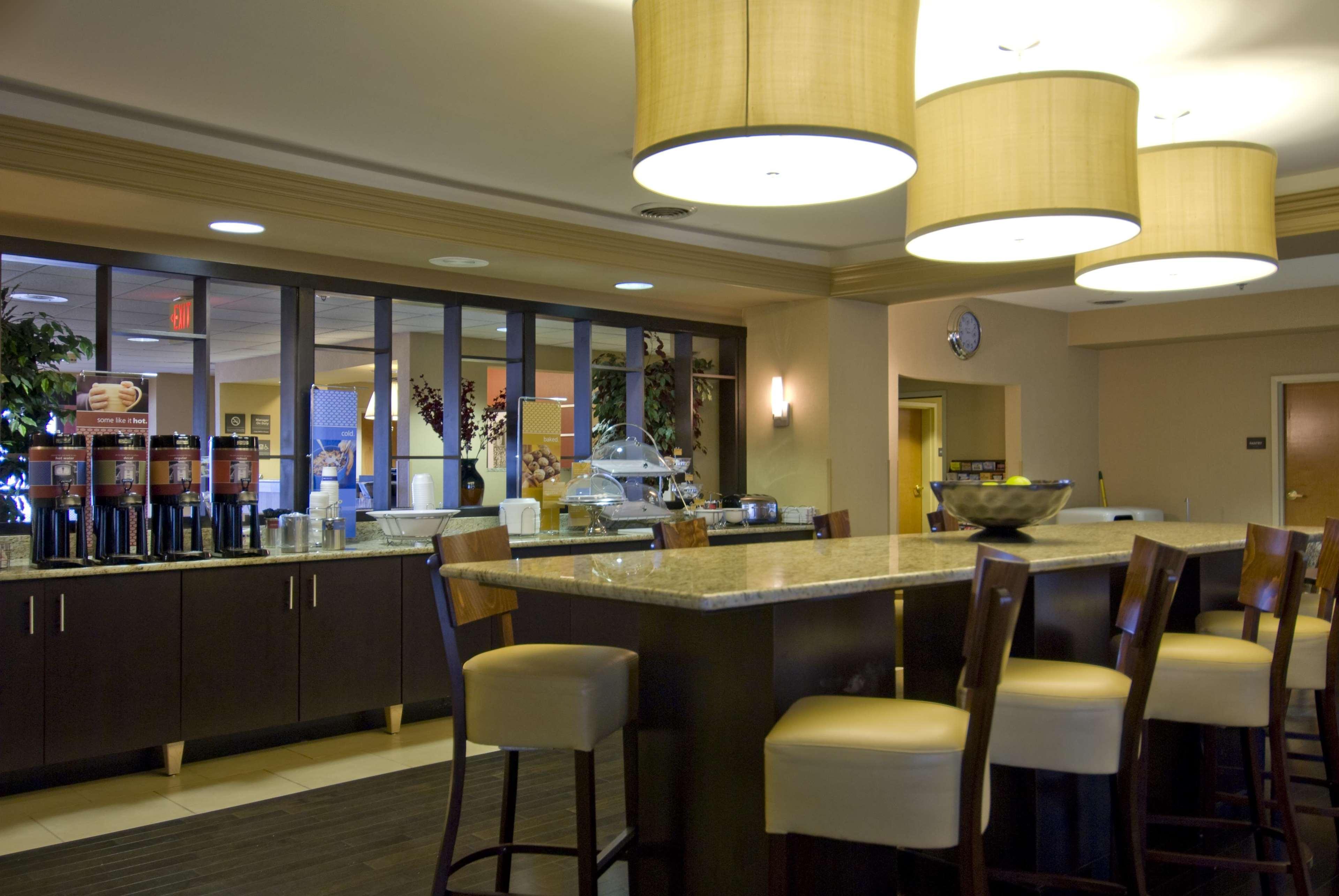 Hampton Inn Corydon Ресторан фото